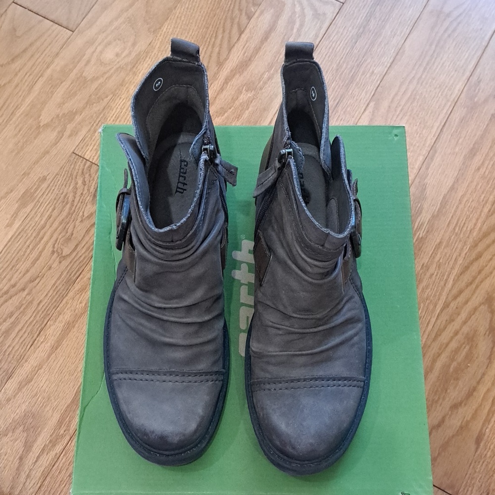Earth Stone Ankle Boots - Gray Brown - Picture 2 of 8